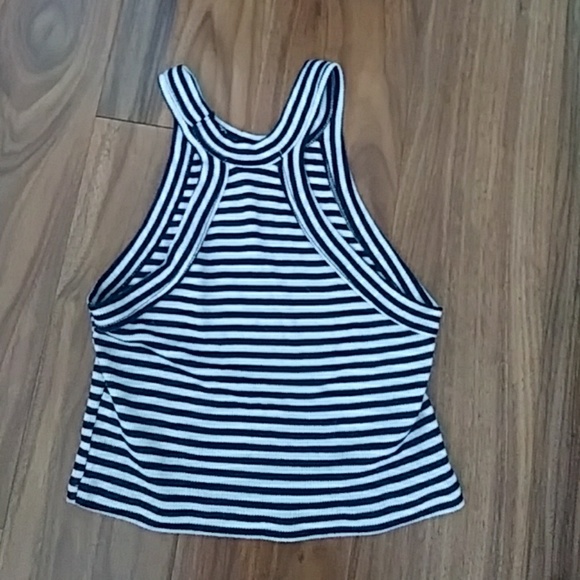 Urban outfitters crop top - Picture 2 of 2